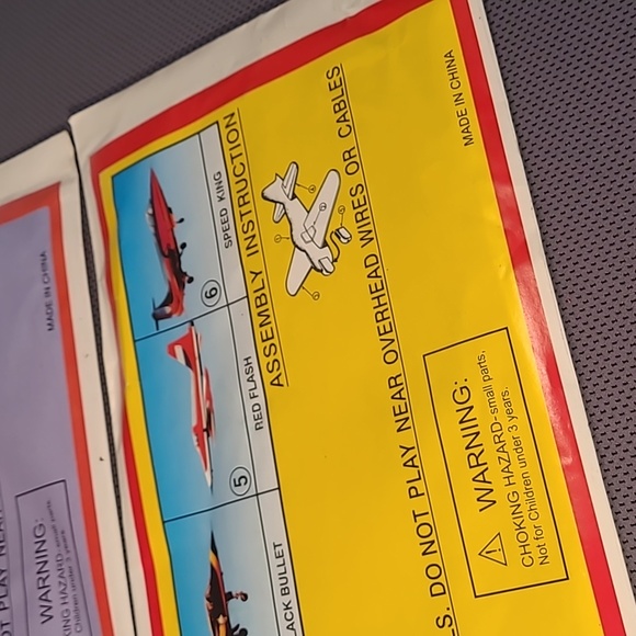 "Air-Aces" High-Performance Super Glider Airplanes Red Flash & Silver Arrow - Picture 4 of 8